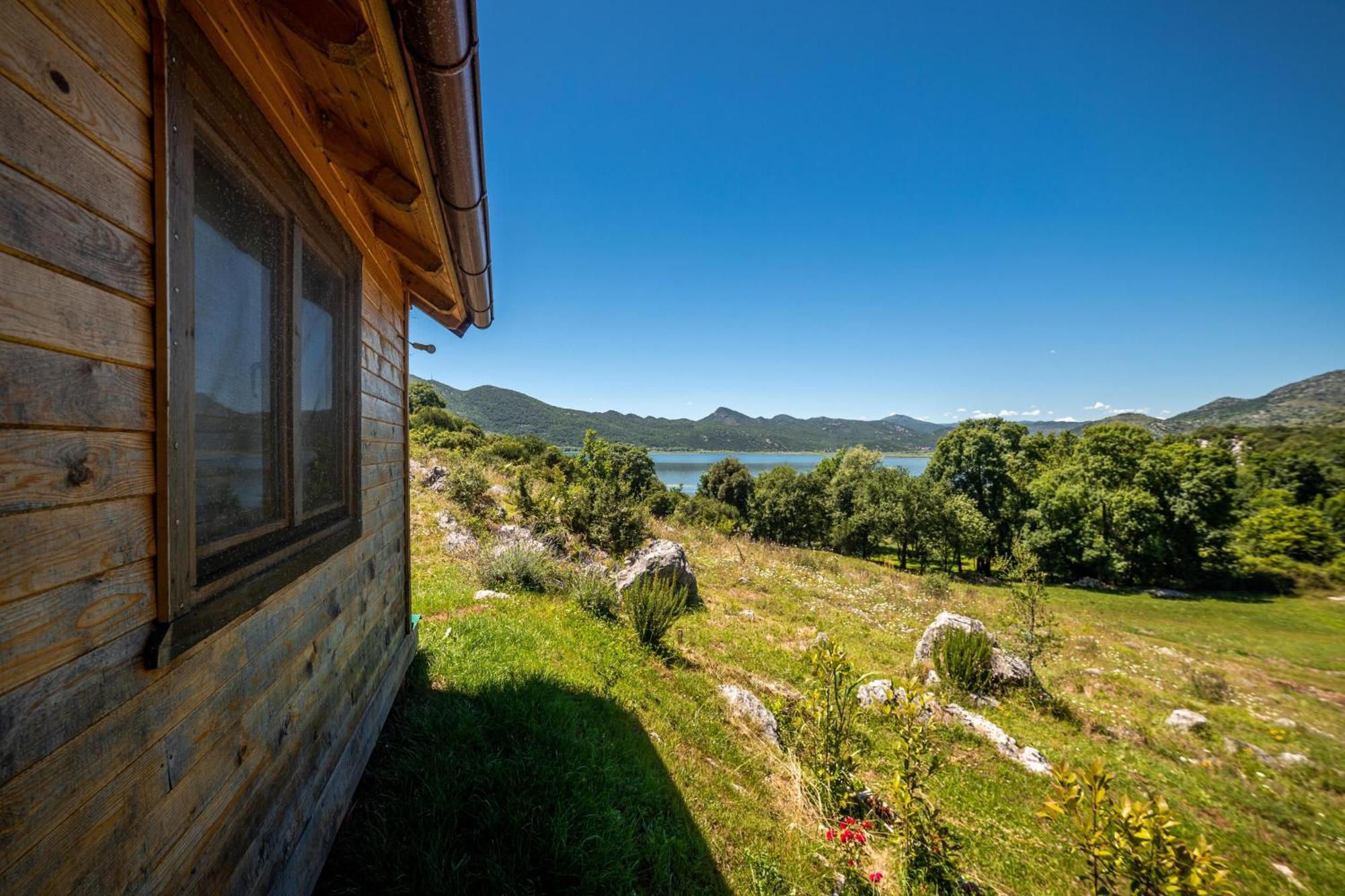 Boljesestre Lake Retreat Golubovci Exterior photo
